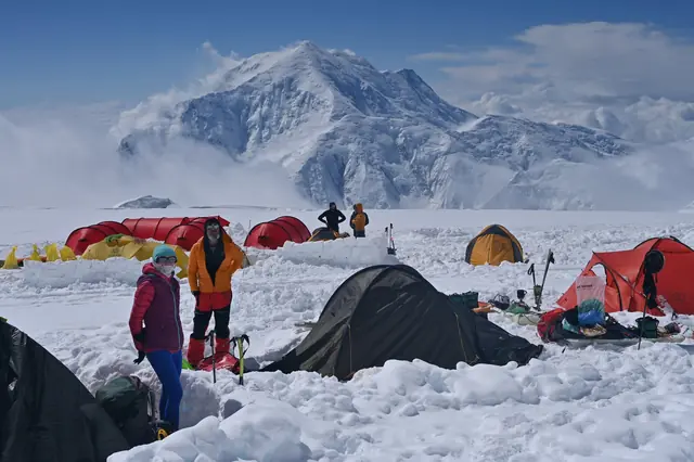 Obóz wyprawowy pod Denali.